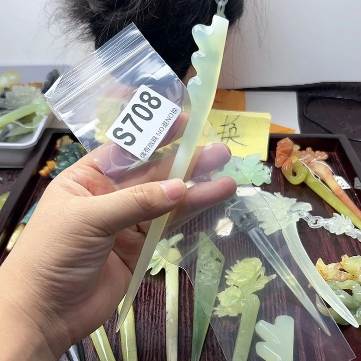 蛇纹石玉发饰合金瑞*