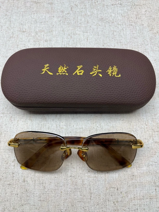 茶色大方圆帽帽腿 水晶石头眼镜