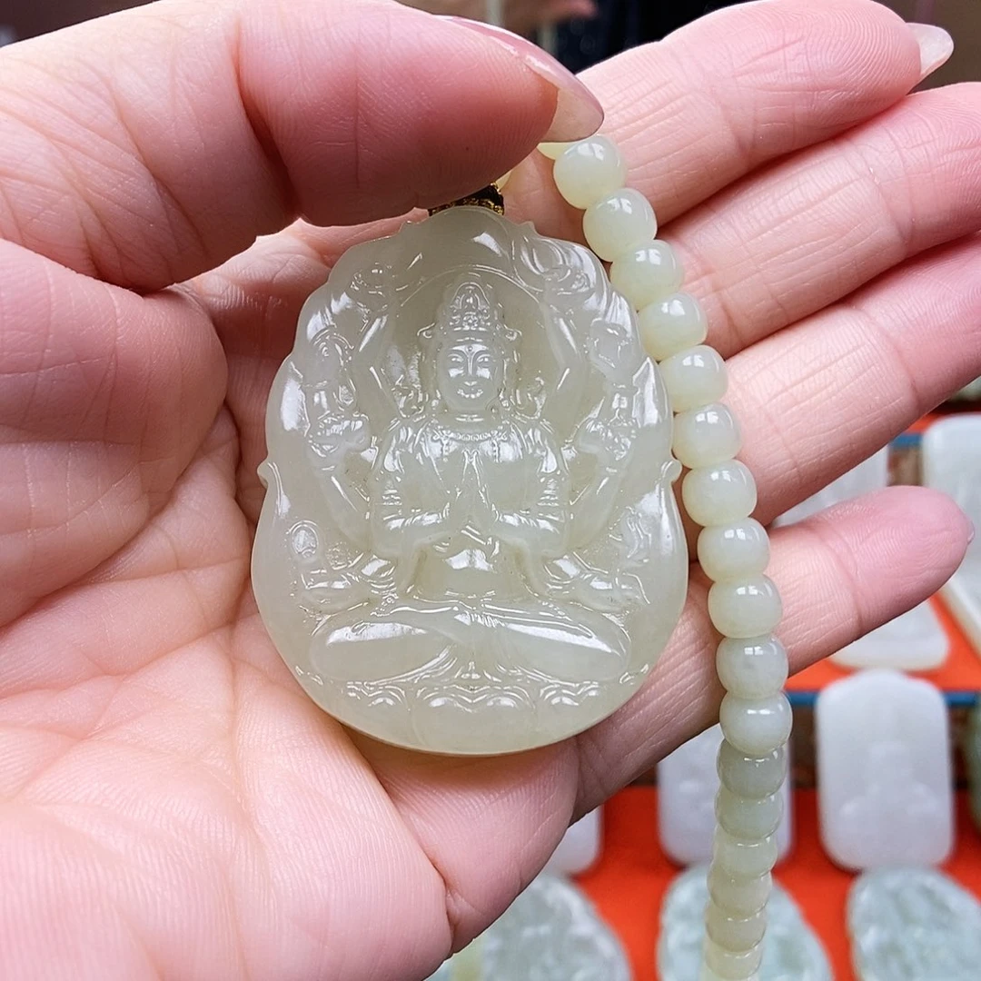 颈饰未镶嵌和田玉?****