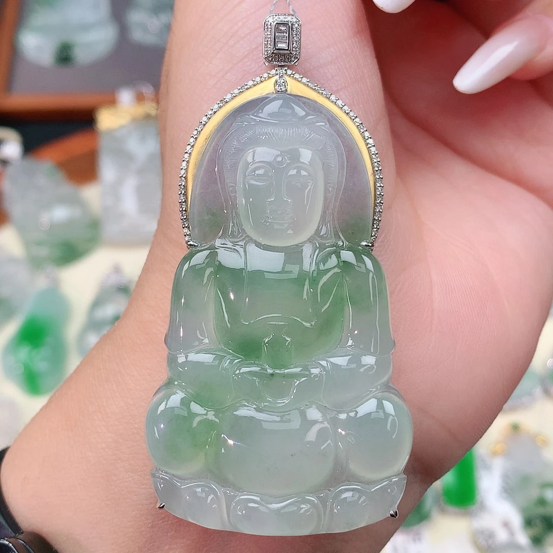 颈饰18K金镶嵌翡翠观音