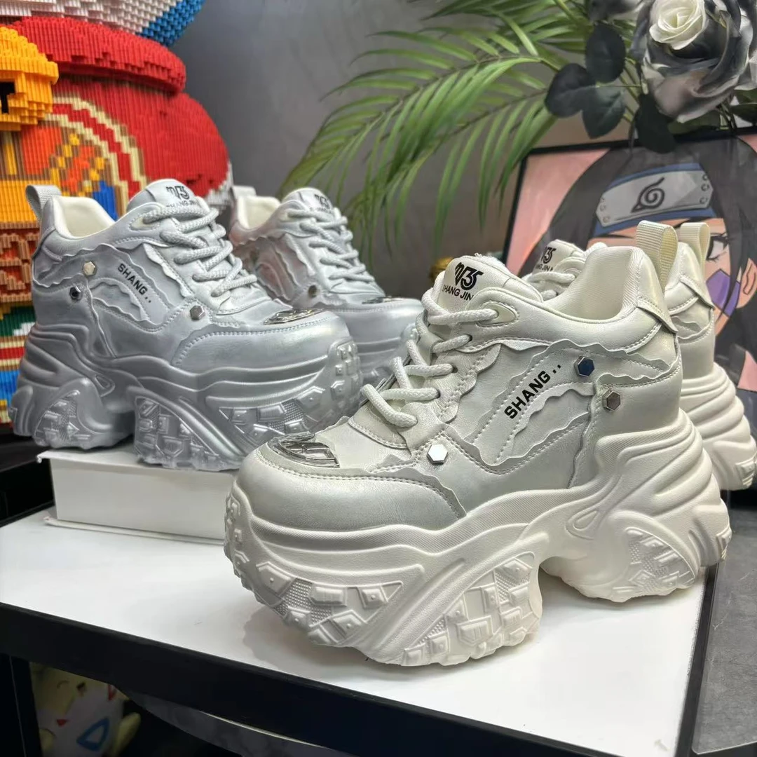 【飘飘】定制“化蝶飞”时尚休闲老爹鞋女厚底增高百搭潮流透气-Z9023