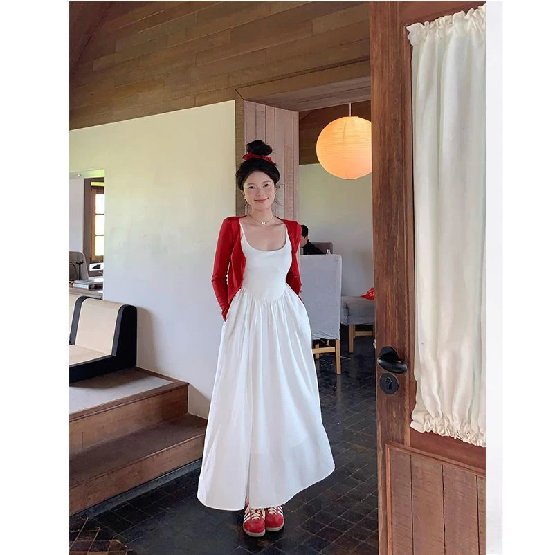 白色吊带连衣裙子女夏季2024新款显瘦温柔法式小黑裙初恋小白裙