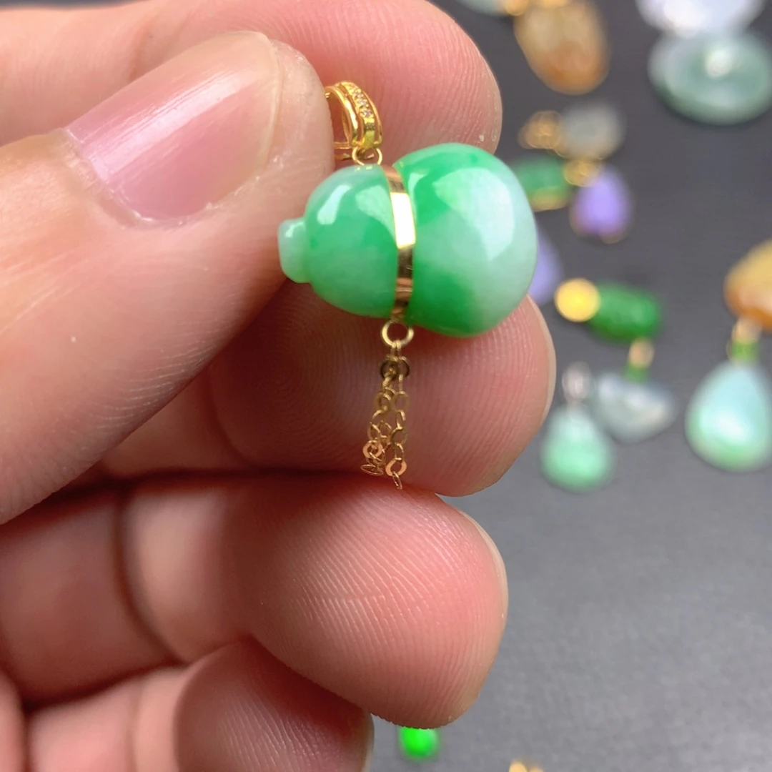 【闪购商品】颈饰18K金镶嵌翡翠翡翠