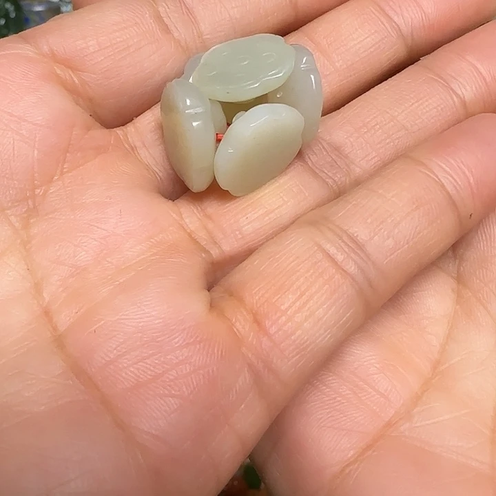 和田玉（糖玉）未镶嵌颈饰器物之美手工雕刻