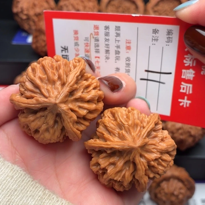 文玩核桃把件39尺球奔三棱