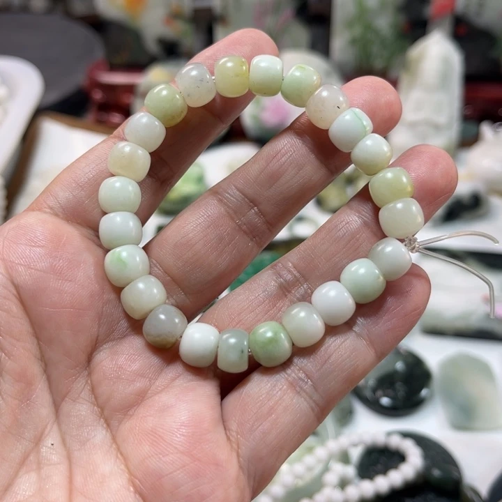 独山玉未镶嵌颈饰