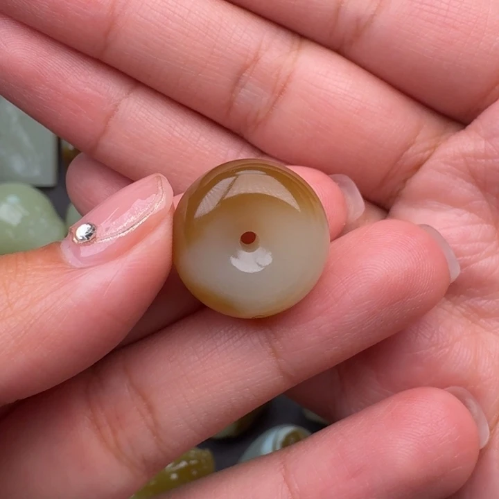 和田玉颈饰未镶嵌a***峰