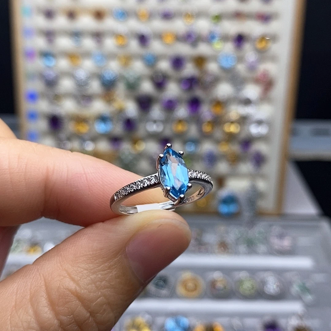 银S925镶嵌戒指托帕石不含证书