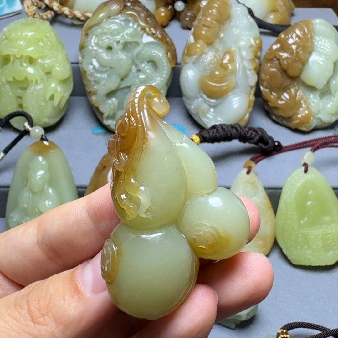颈饰未镶嵌和田玉