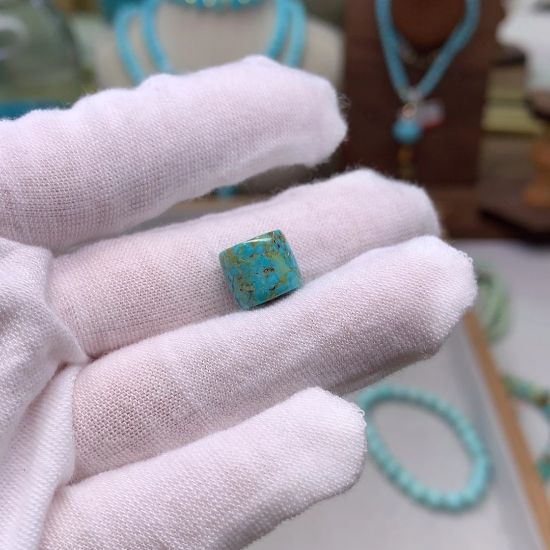 绿松石配饰未镶嵌