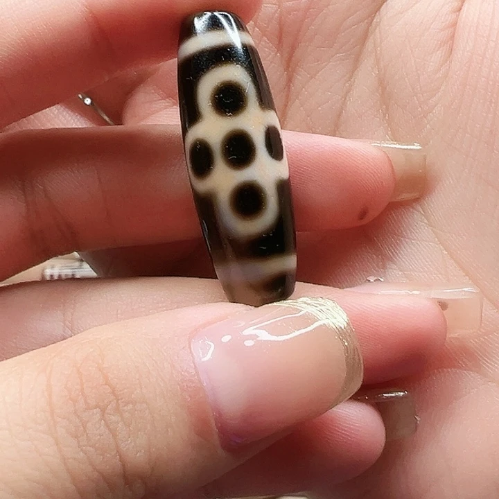 玛瑙/玉髓颈饰未镶嵌卧***风