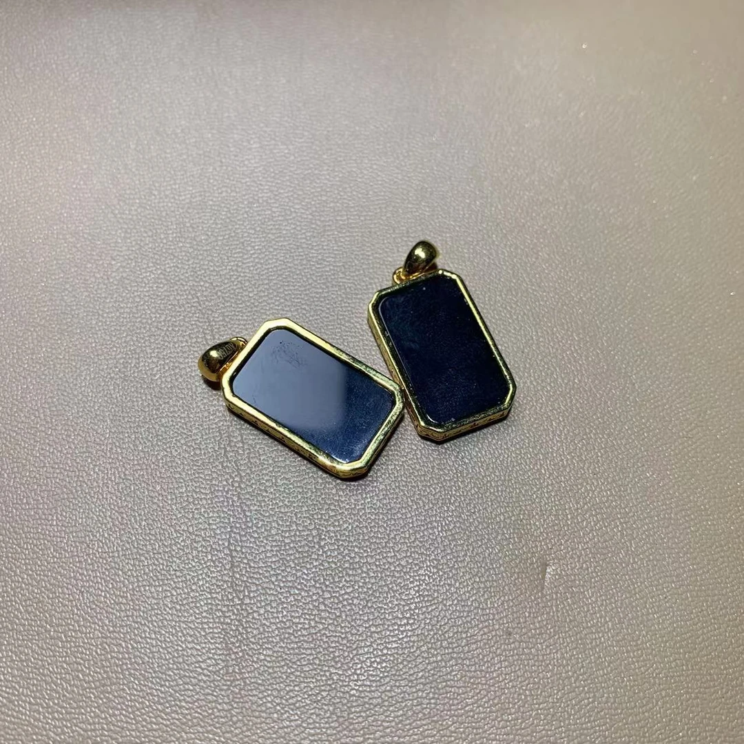 18k金镶嵌天然无事牌吊坠  多样性发货只发一件  fg/06