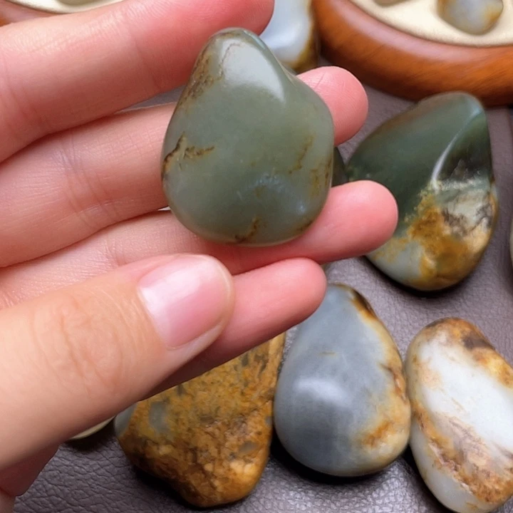 和田玉未镶嵌颈饰43