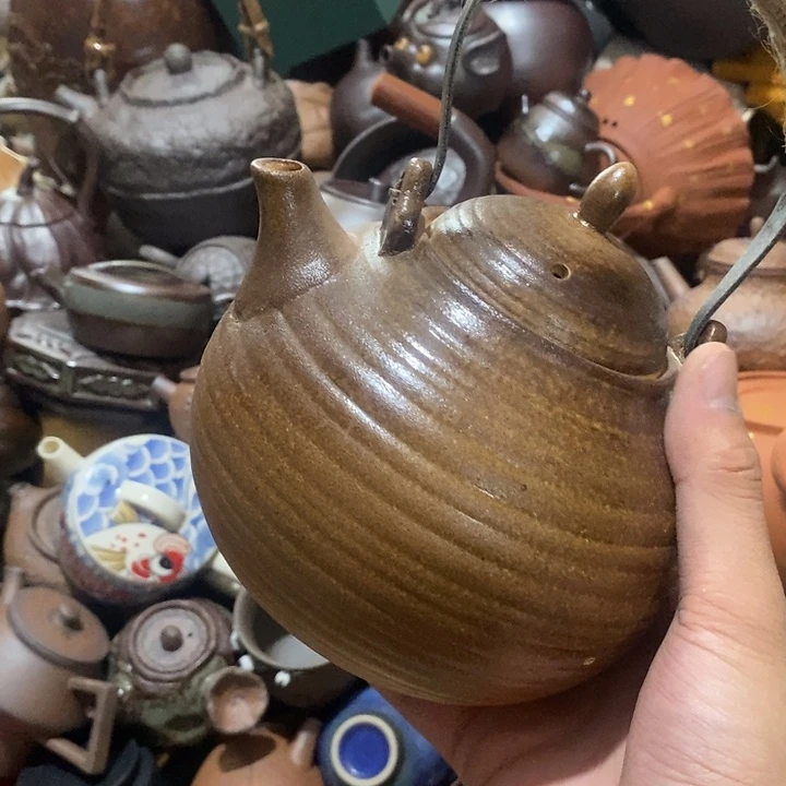 瓷片然后他也不会告诉我们什么东西