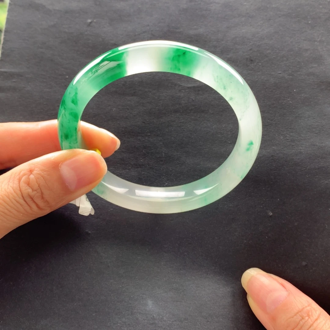 【闪购商品】石英质玉手镯未镶嵌