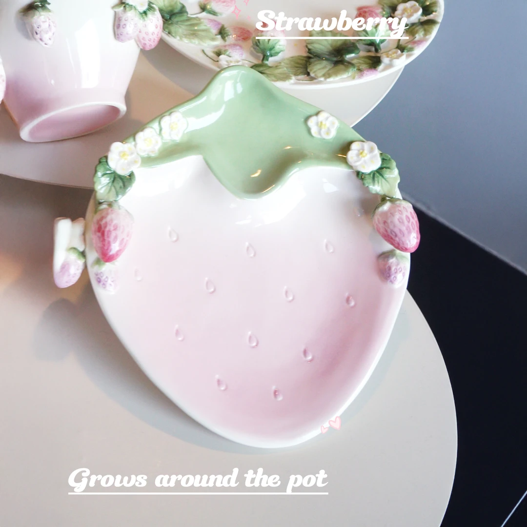 【草莓饺子盘】手工粉色盘子陶瓷手绘小盘釉下彩饺子盘