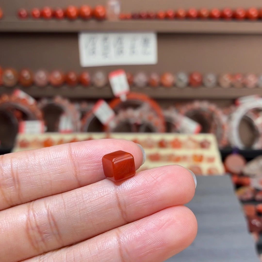 麦***5南红玛瑙未镶嵌川料方糖7+