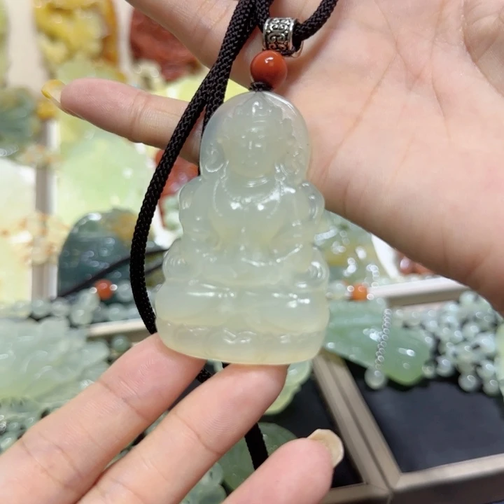 未镶嵌蛇纹石玉吊坠