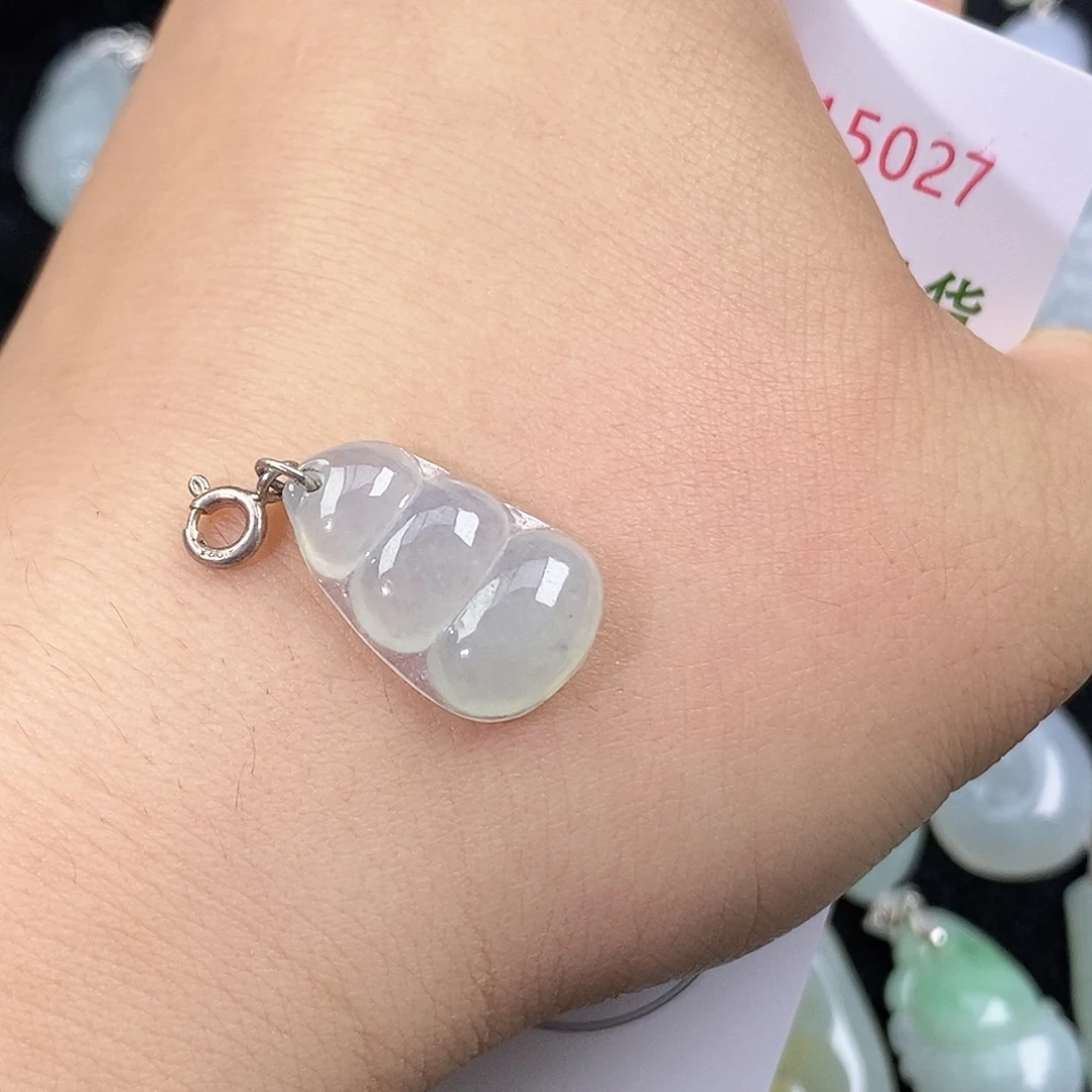 翡翠未镶嵌颈饰吊坠