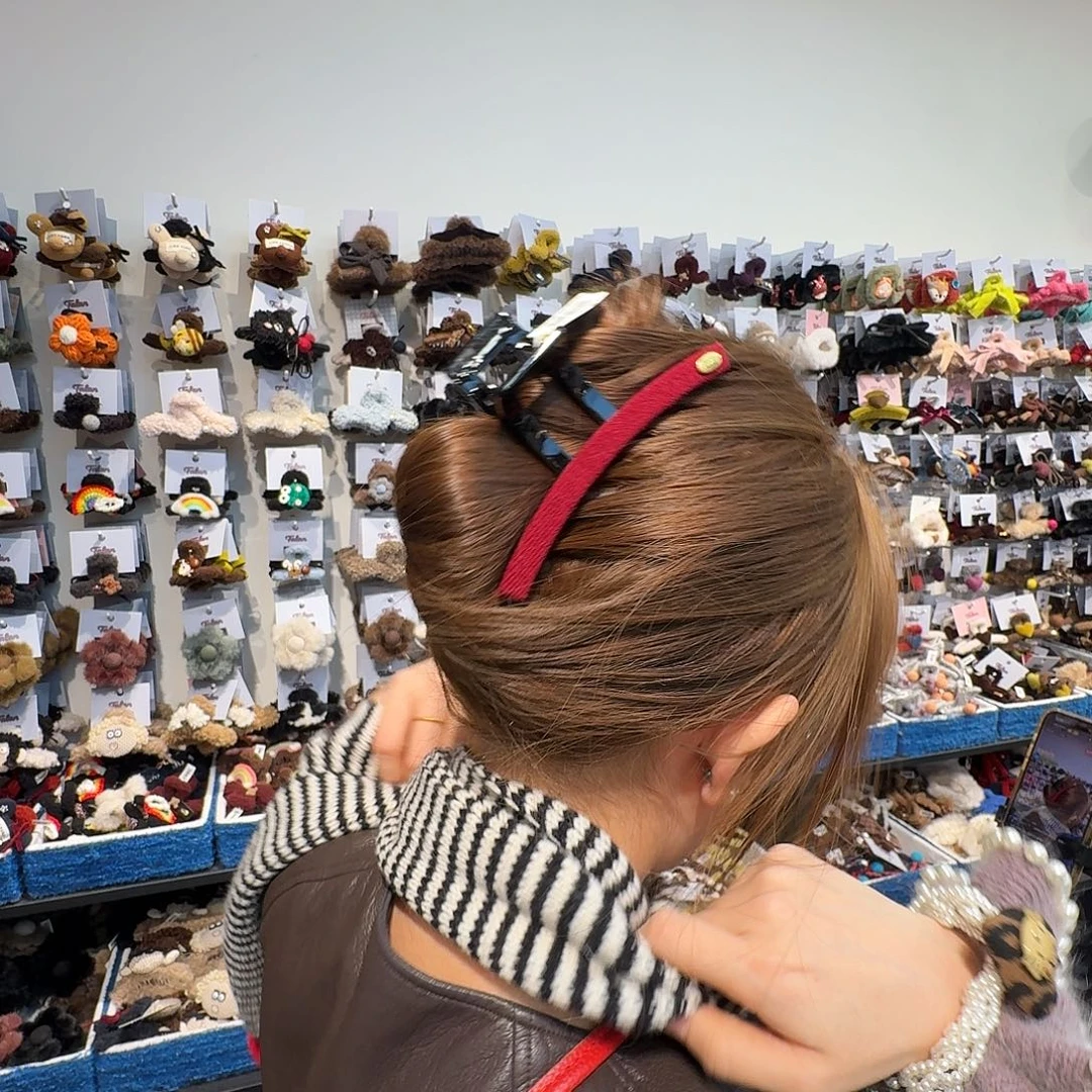 布艺铁合金红色抓夹