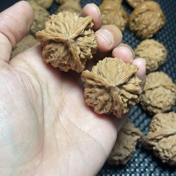 文玩核桃把件37盘山三棱