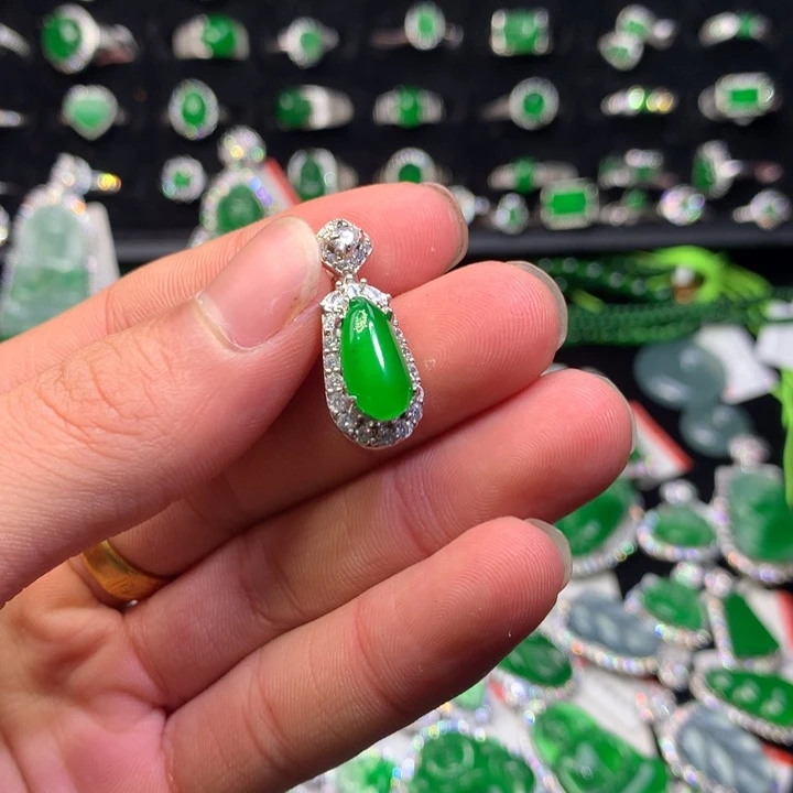 【闪购商品】翡翠颈饰银S925镶嵌宝*贾福瓜吊坠