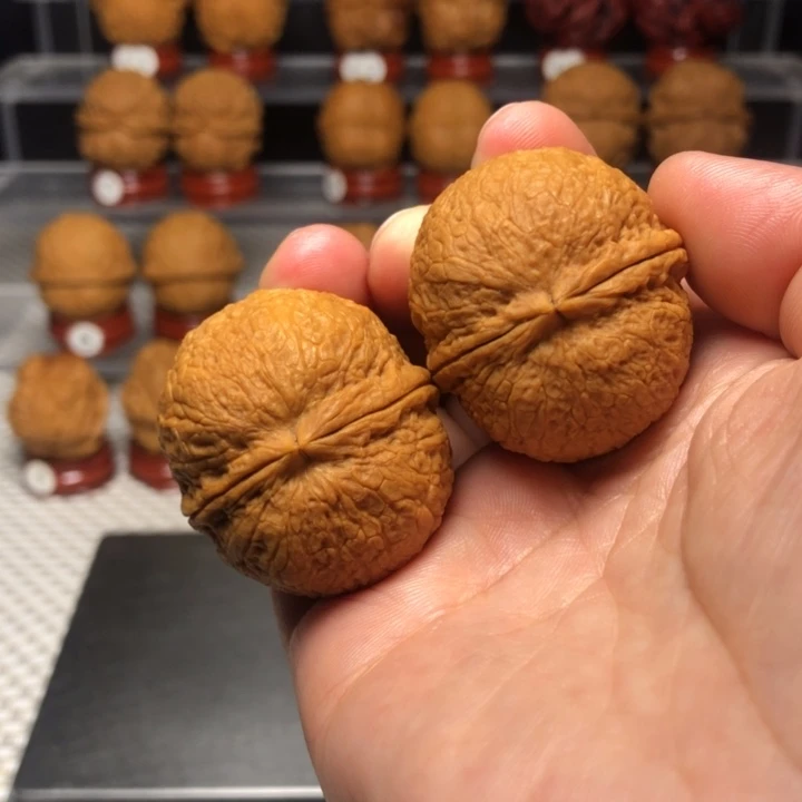 把件文玩核桃5铁绣球