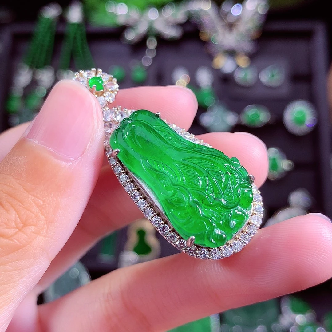 颈饰未镶嵌翡翠天然