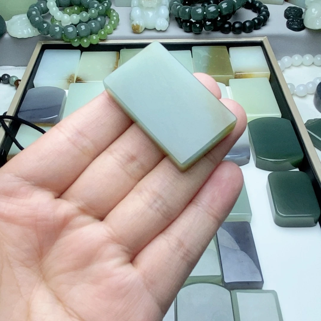 和田玉未镶嵌颈饰现***寞