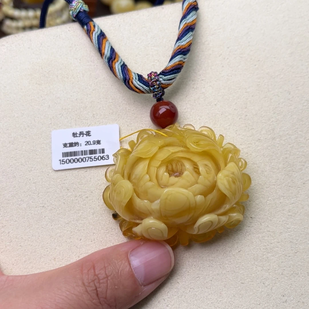 蜜蜡吊坠(不含链)未镶嵌20.9克牡丹花