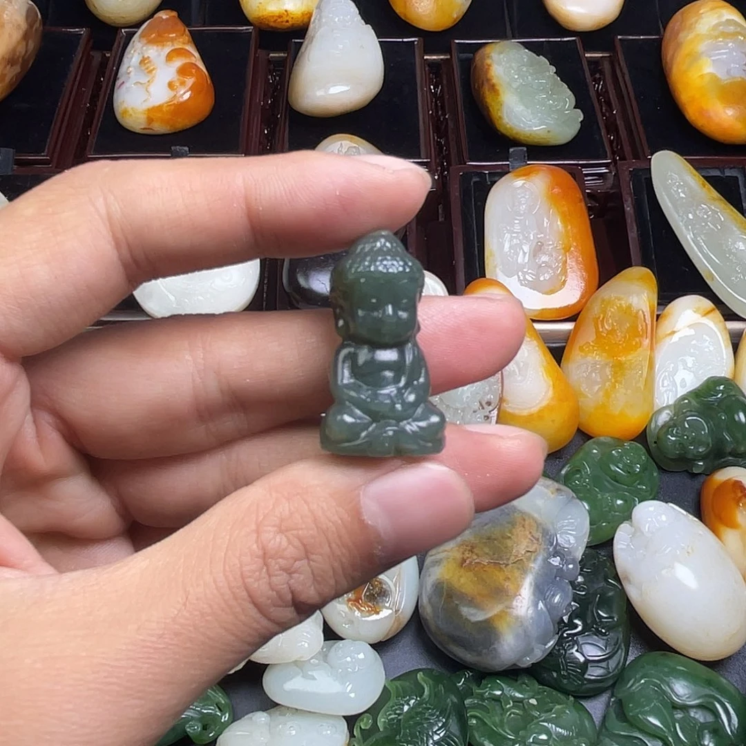 和田玉未镶嵌挂件