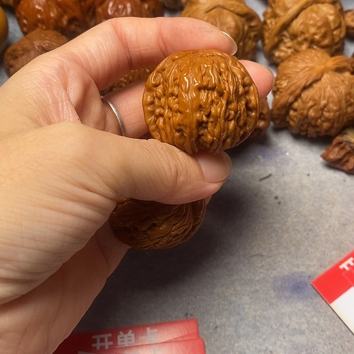 吊坠文玩核桃白狮