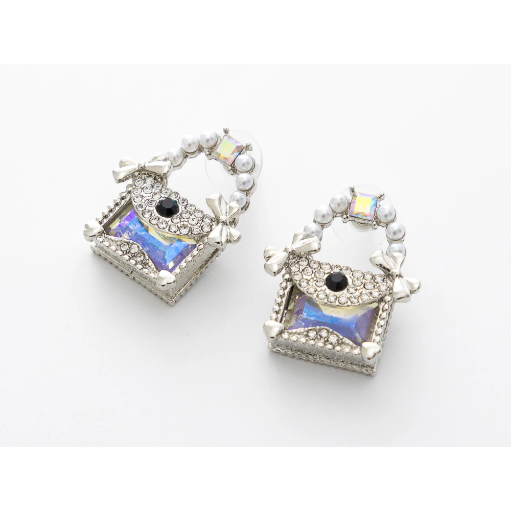 合金耳饰 小香珍珠包包耳环小众设计师感高级轻奢耳环钉CG121901