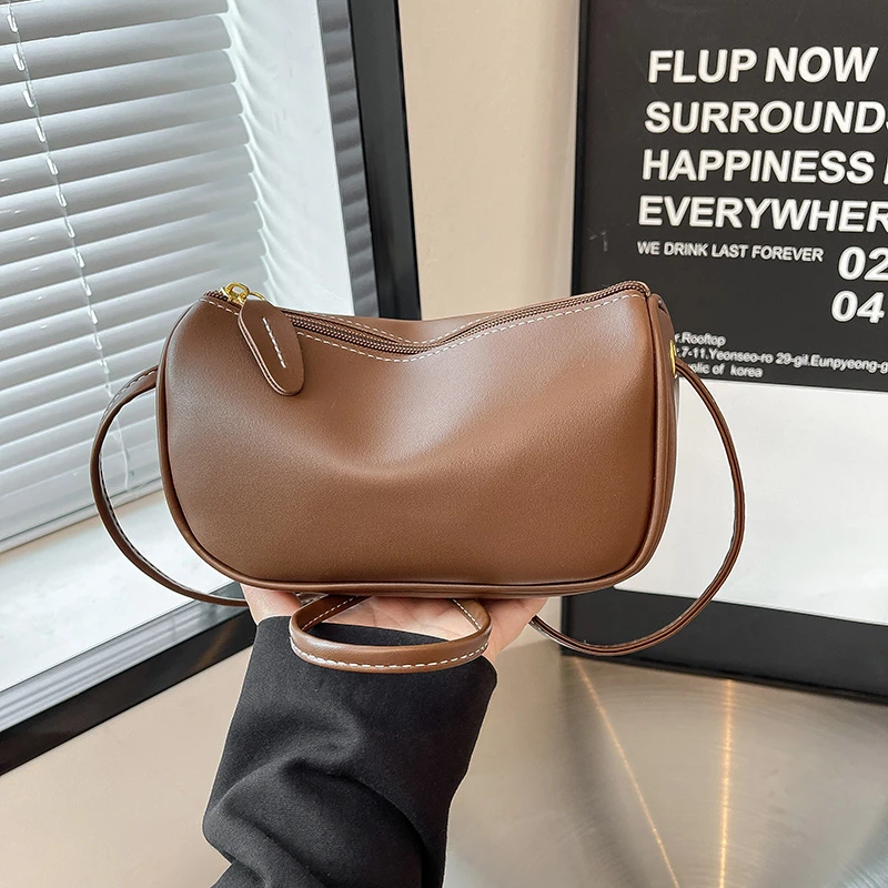 新款波士顿包包女时尚单肩斜挎包网红休闲质感复古百搭小枕头包潮