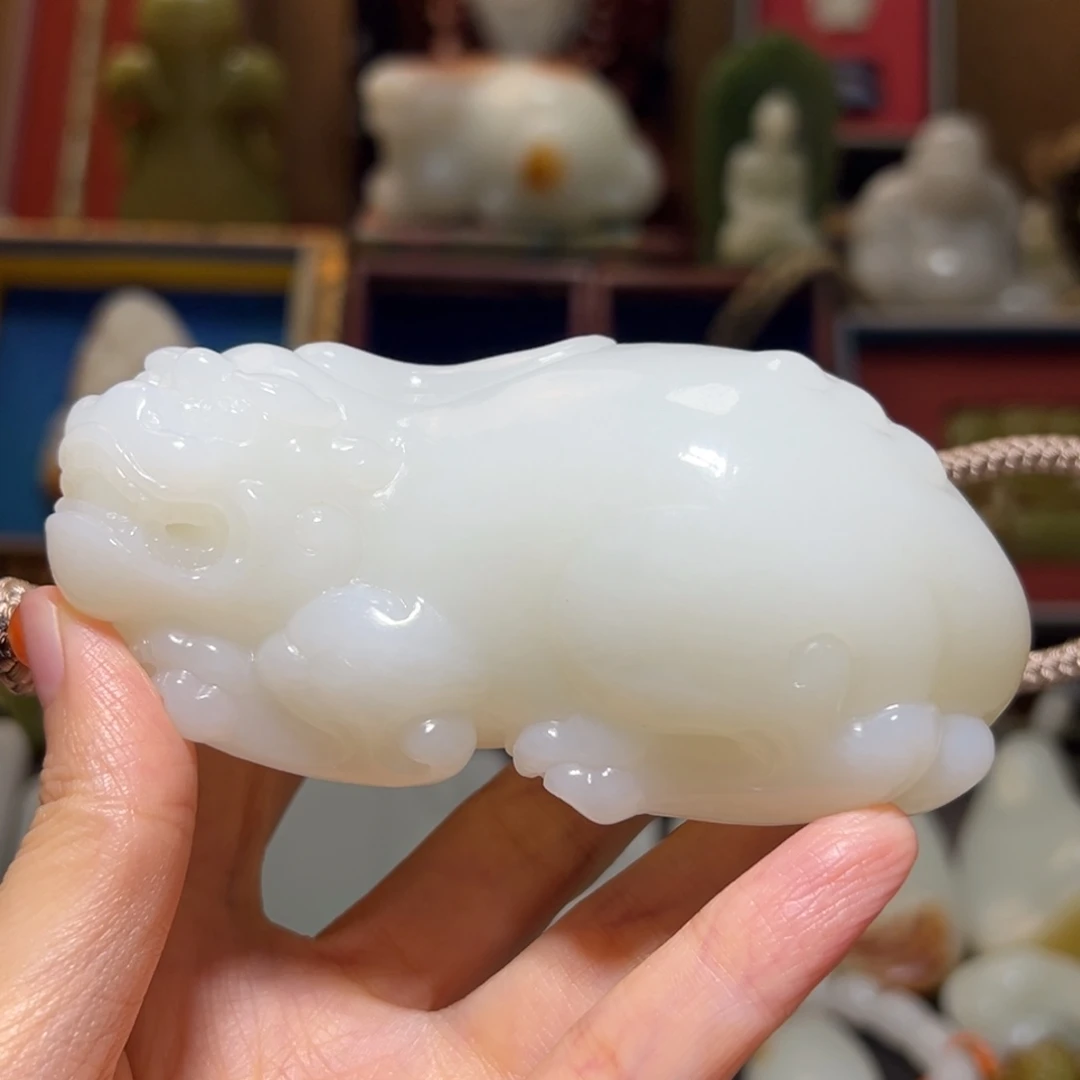 萝***卜和田玉未镶嵌挂件