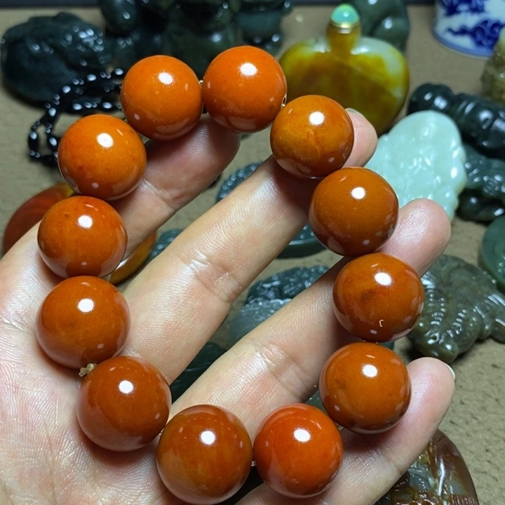 透闪石质玉未镶嵌颈饰