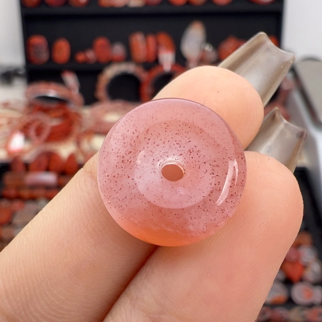 南红玛瑙未镶嵌颈饰平安扣