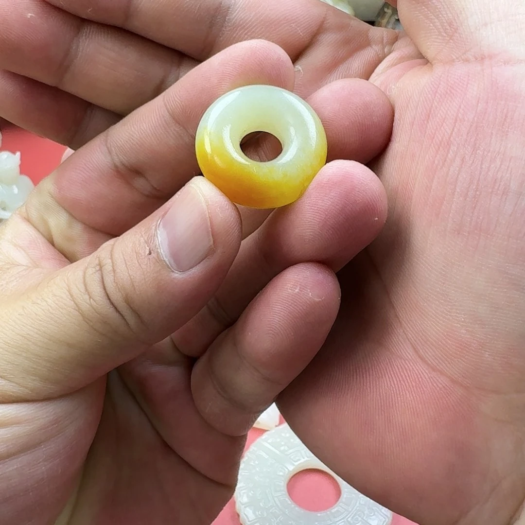 和田玉（糖玉）挂件未镶嵌