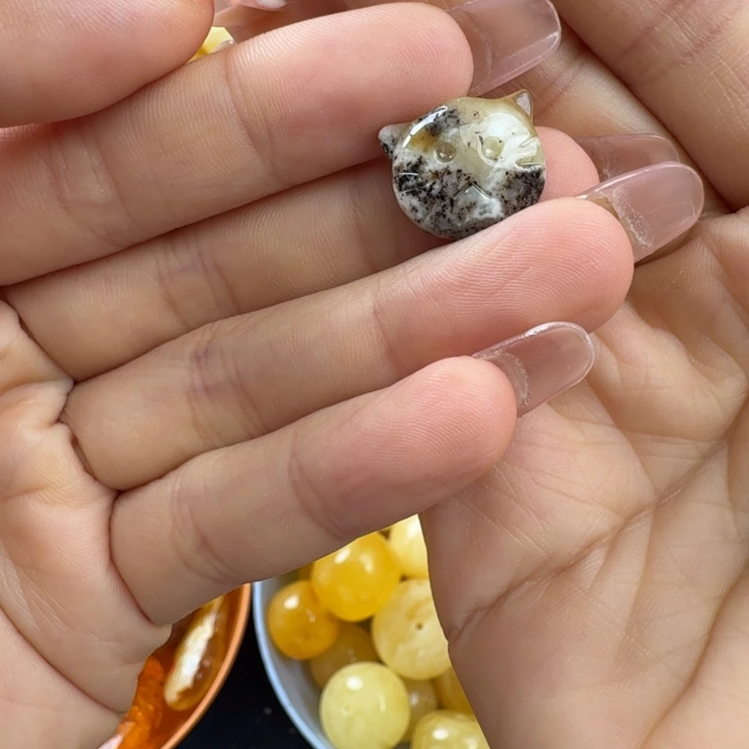琥珀未镶嵌珠宝奇石