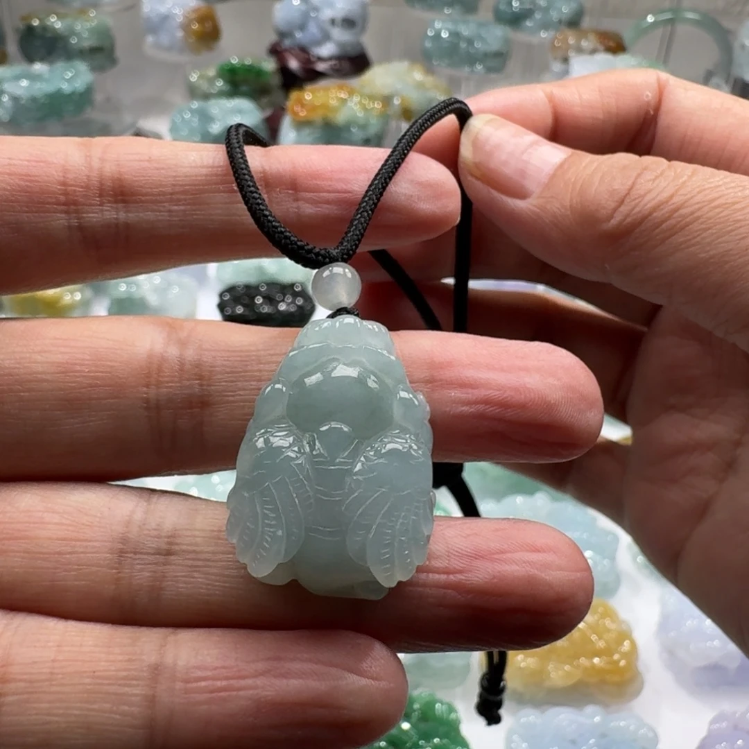 翡翠未镶嵌挂件貔貅