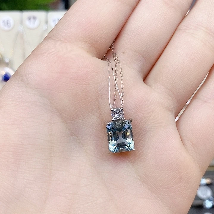 海蓝宝石银S925镶嵌吊坠(赠链)