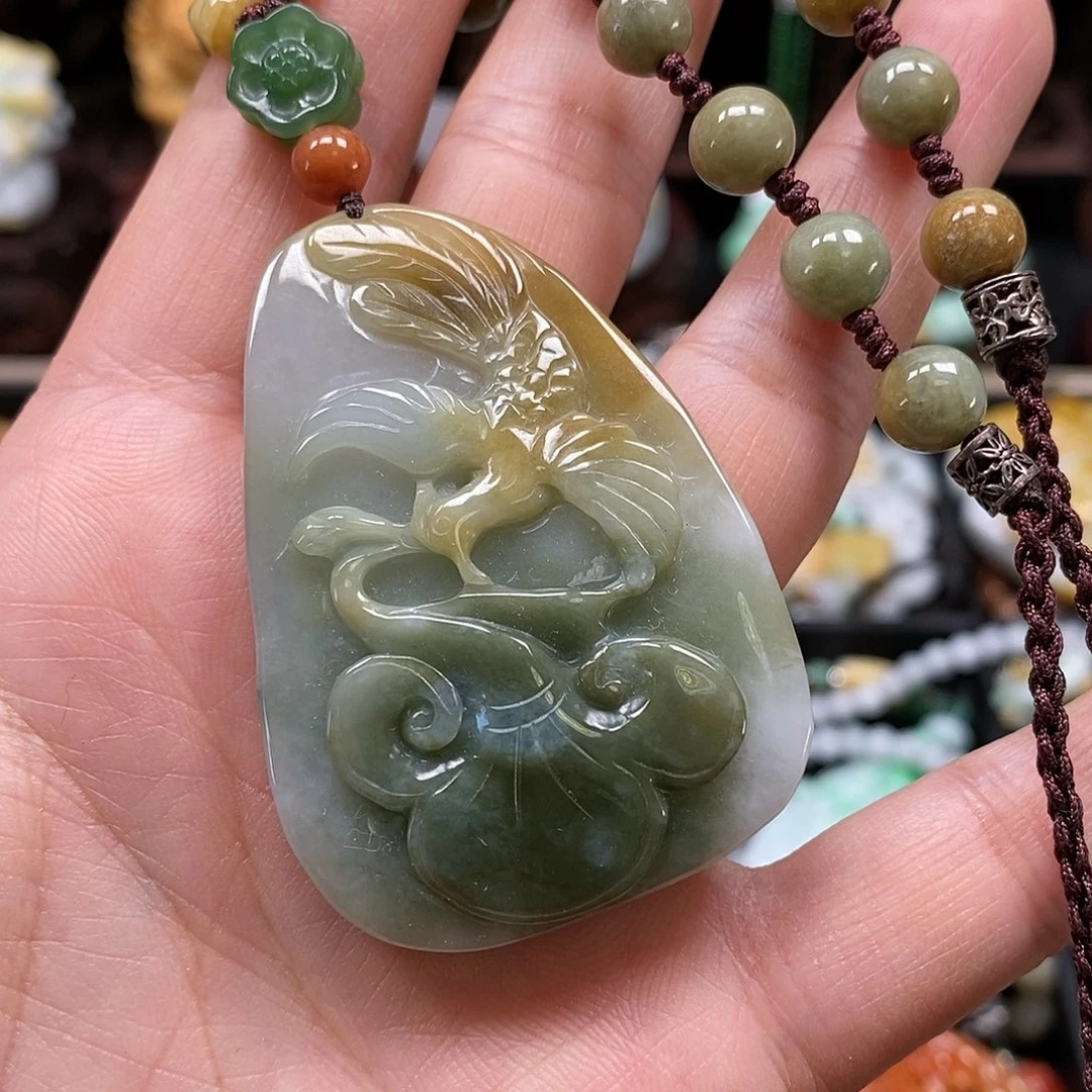 翡翠颈饰未镶嵌翡翠