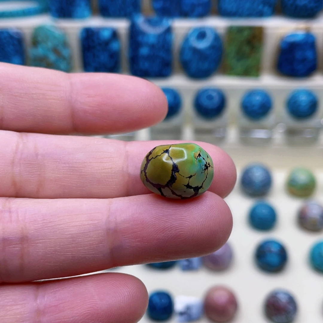 未镶嵌绿松石颈饰