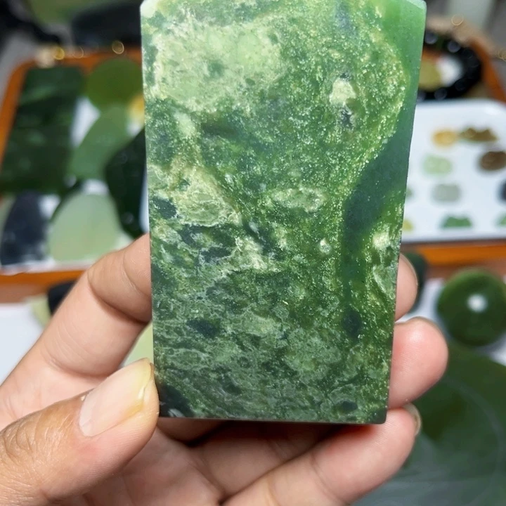 未镶嵌和田玉（翠青玉）珠宝半成品
