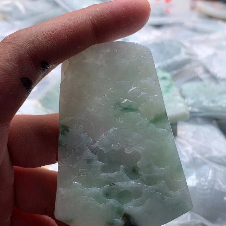 翡翠未镶嵌颈饰保真天然A翡翠