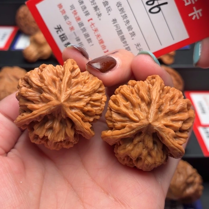 文玩核桃把件39尺人奔