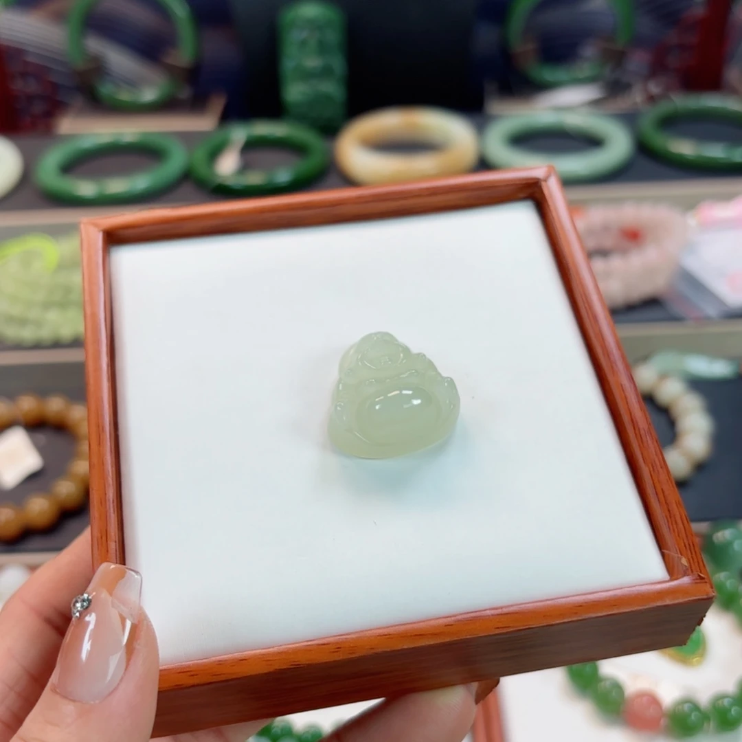 和田玉未镶嵌吊坠