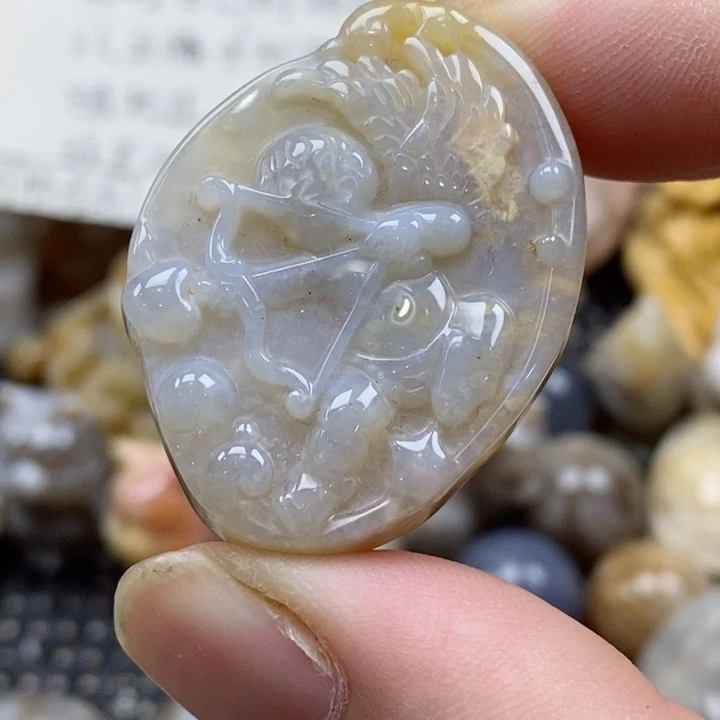 颈饰未镶嵌硅化珊瑚（珊瑚玉）