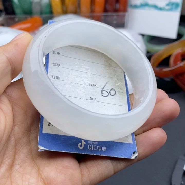 石英质玉未镶嵌手镯