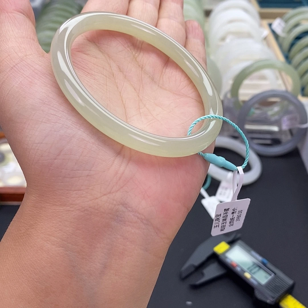 和田玉未镶嵌珠宝奇石和田玉手镯57